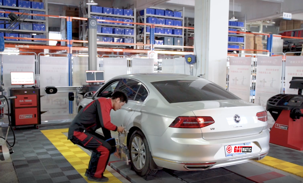 Differences between Tire Balancing & Wheel alignment professional